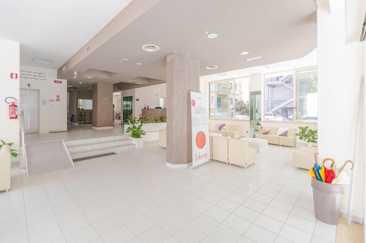 Hotel Confort Rimini Extérieur photo