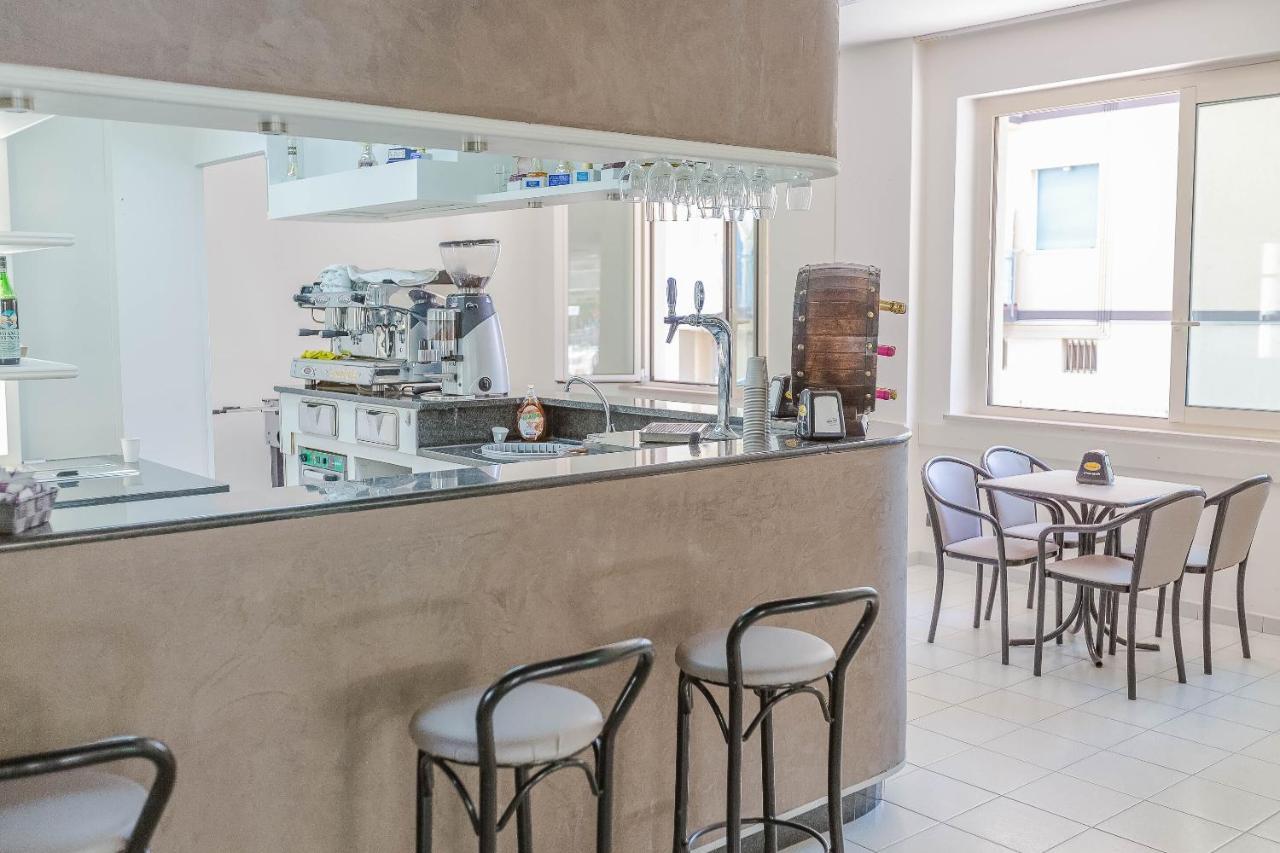 Hotel Confort Rimini Extérieur photo