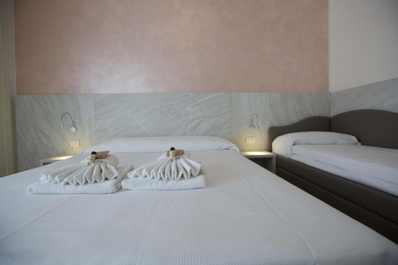 Hotel Confort Rimini Extérieur photo