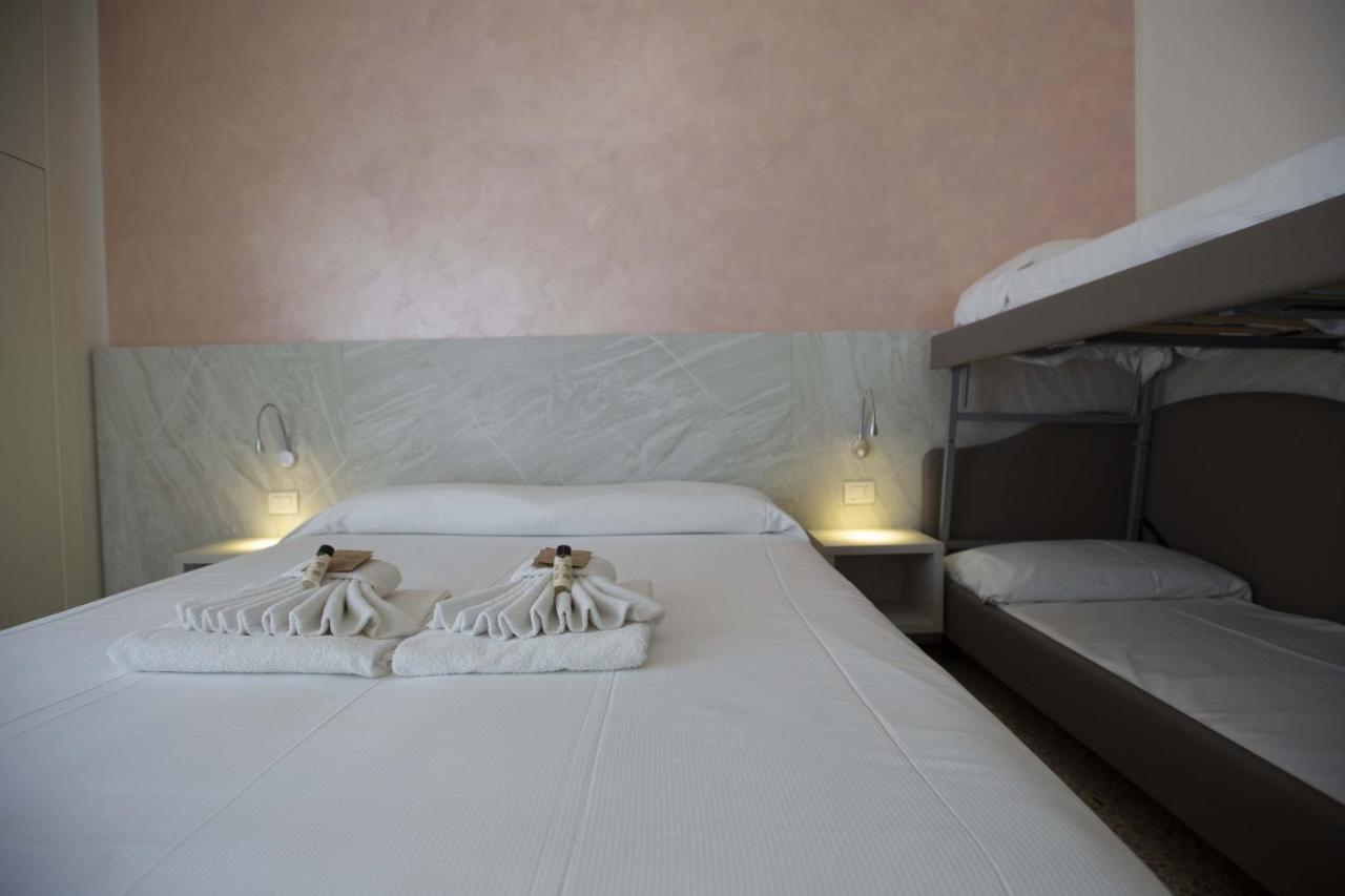 Hotel Confort Rimini Extérieur photo