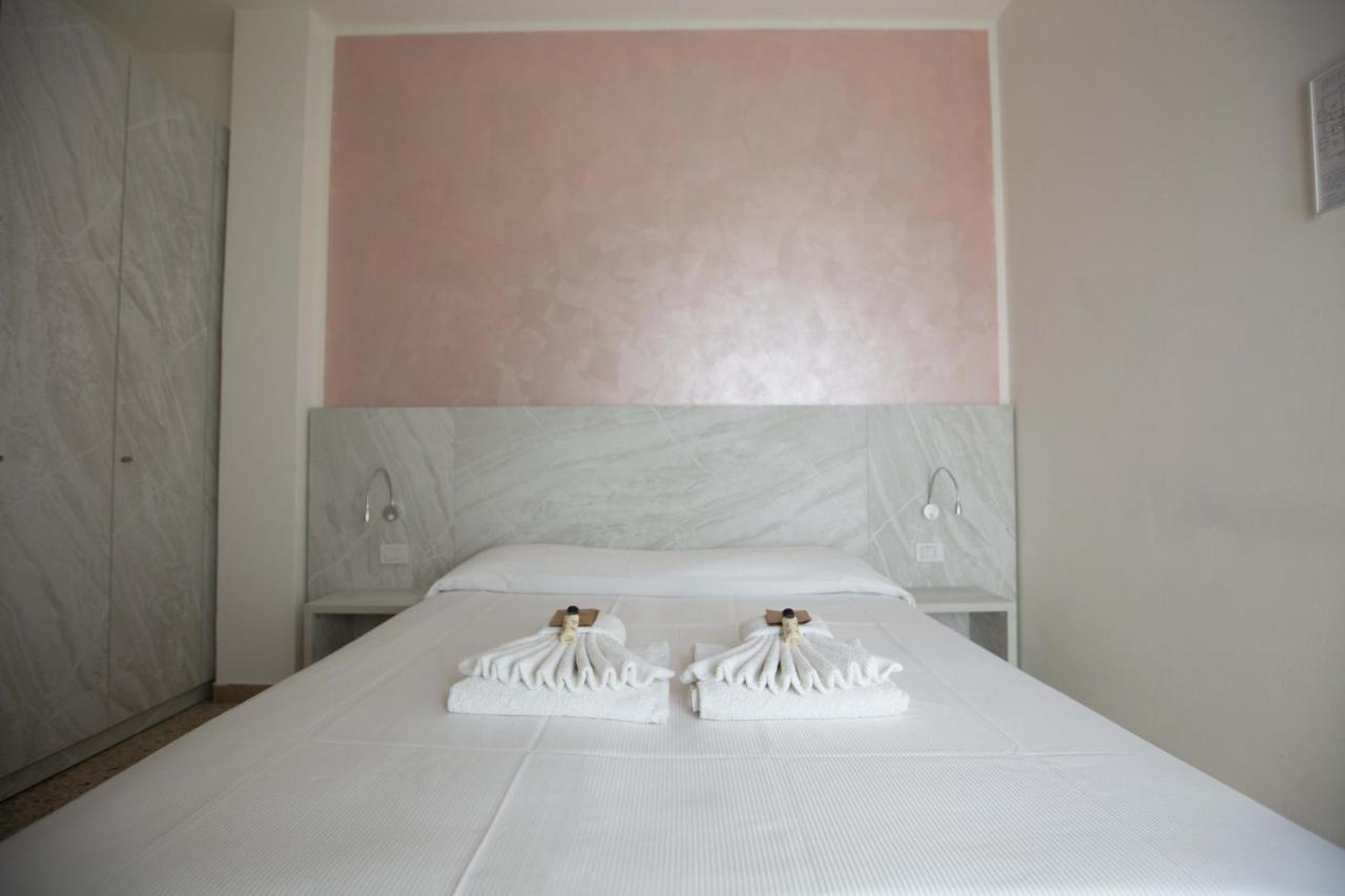 Hotel Confort Rimini Extérieur photo