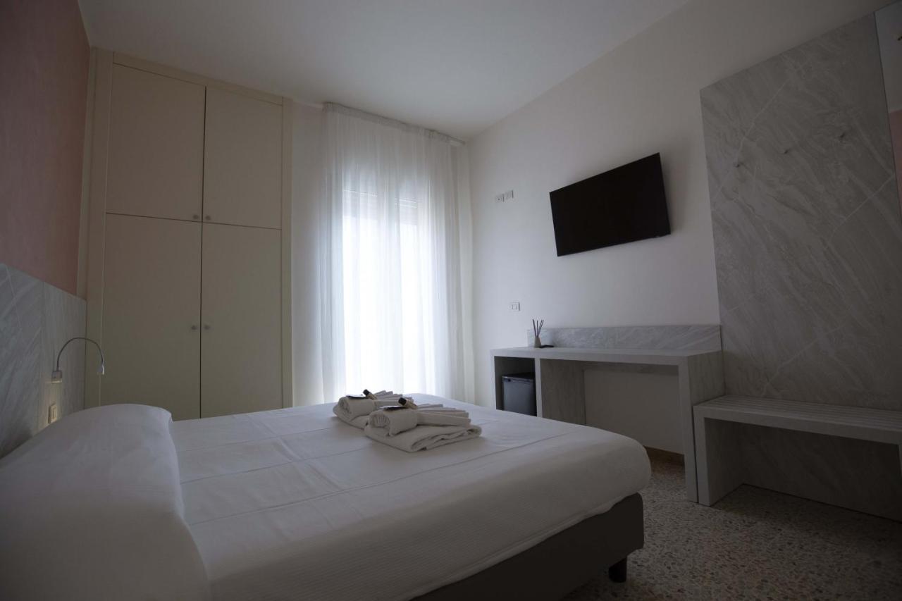 Hotel Confort Rimini Extérieur photo