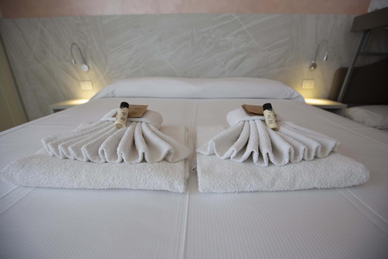 Hotel Confort Rimini Extérieur photo