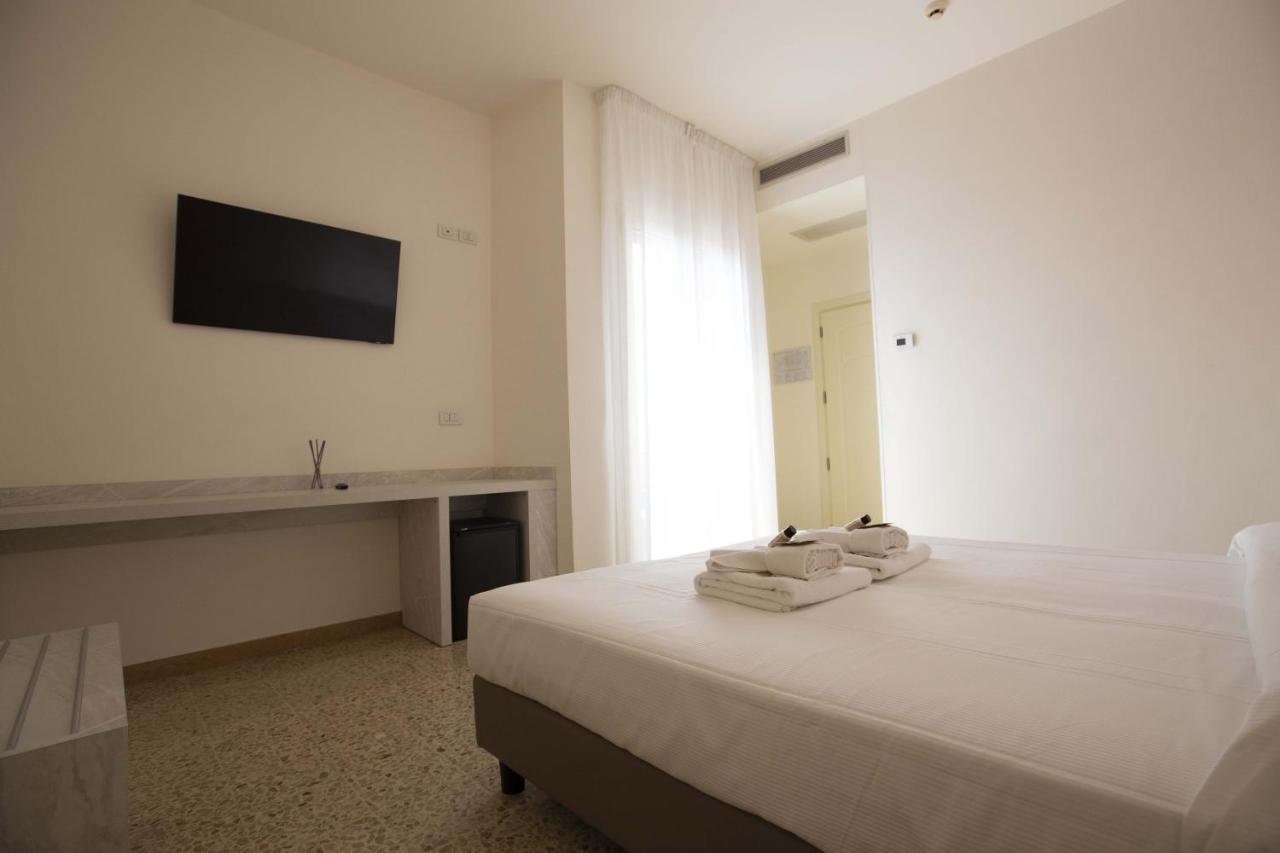 Hotel Confort Rimini Extérieur photo