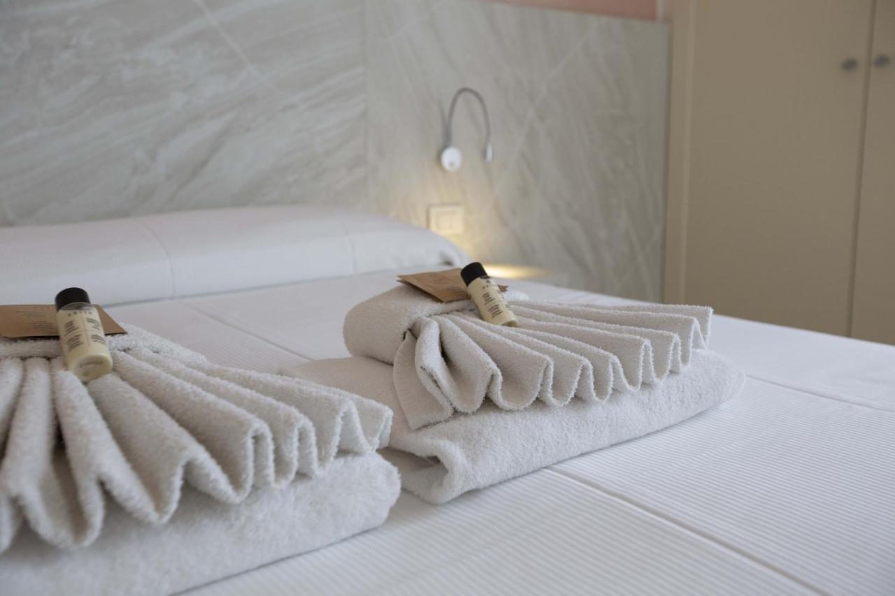 Hotel Confort Rimini Extérieur photo